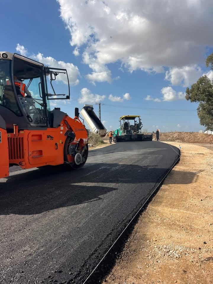 המעבר בין הרובע הבינלאומי לגני אביב